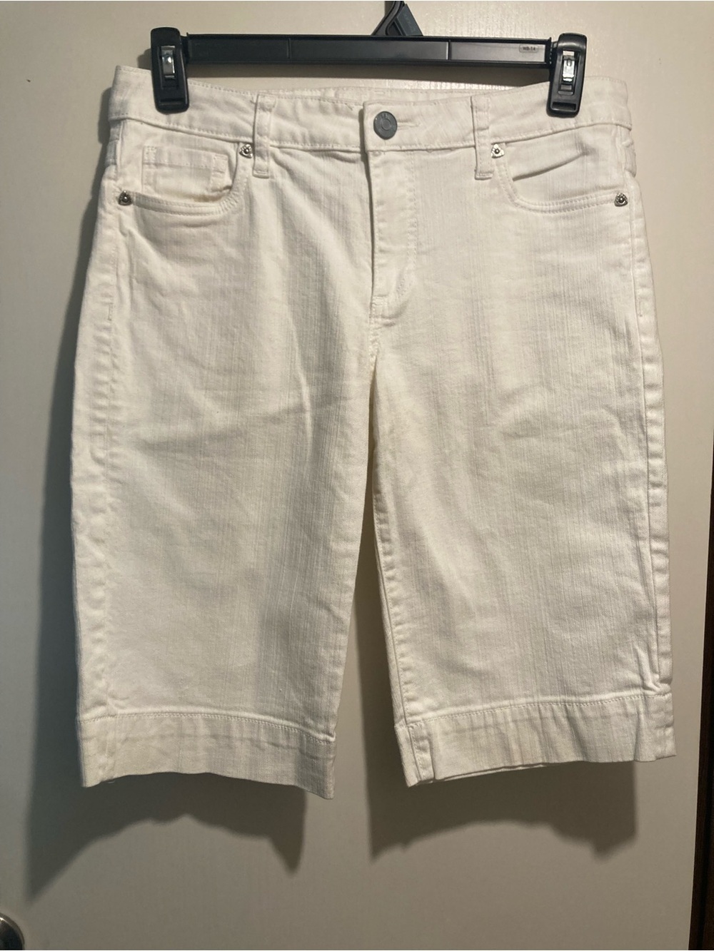 Kut from the Kloth Women's off White Bermuda Shorts